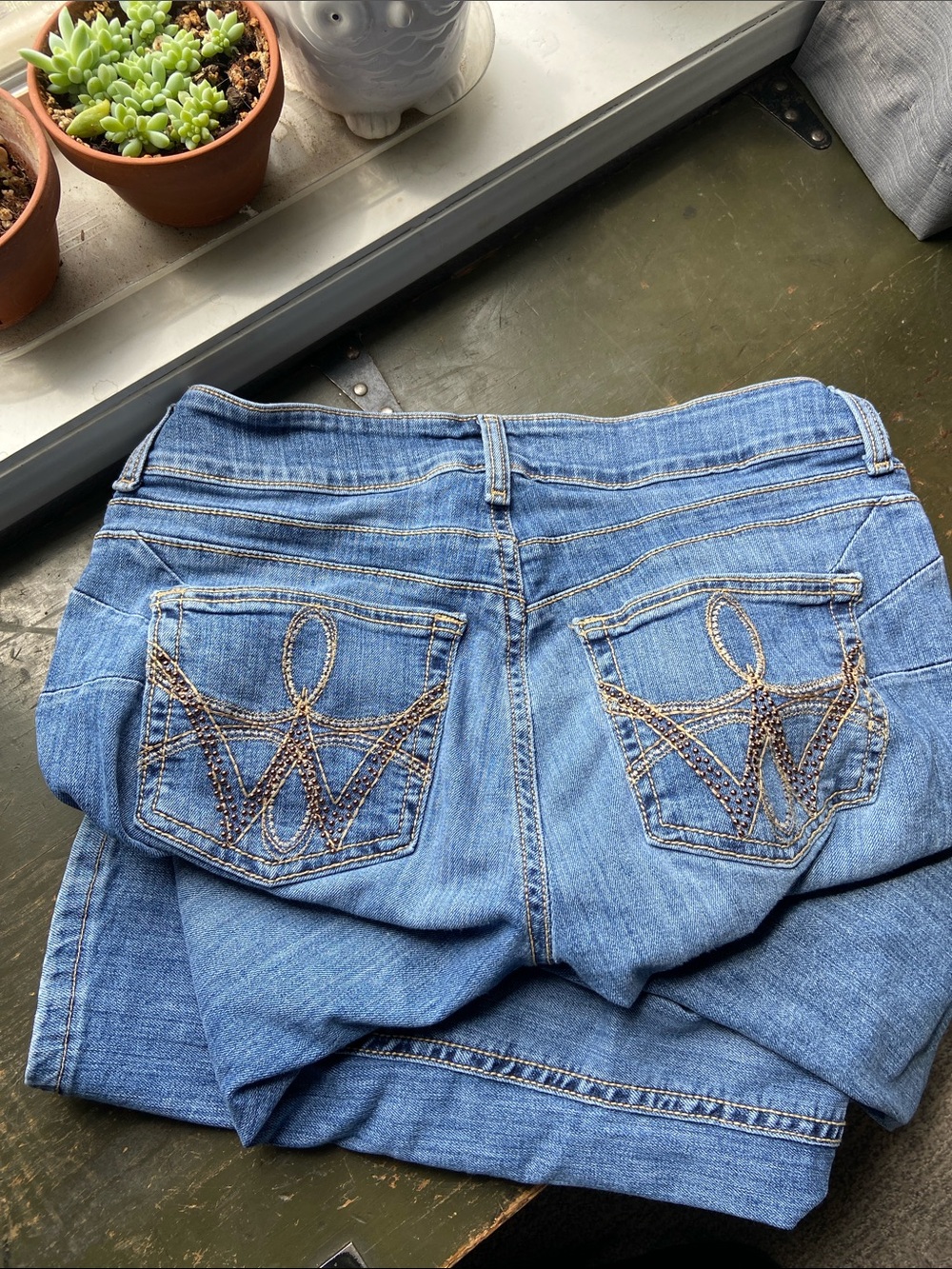 Wrangler Blue Women's Jeans with Embroidered Pocket - Picture 5 of 5
